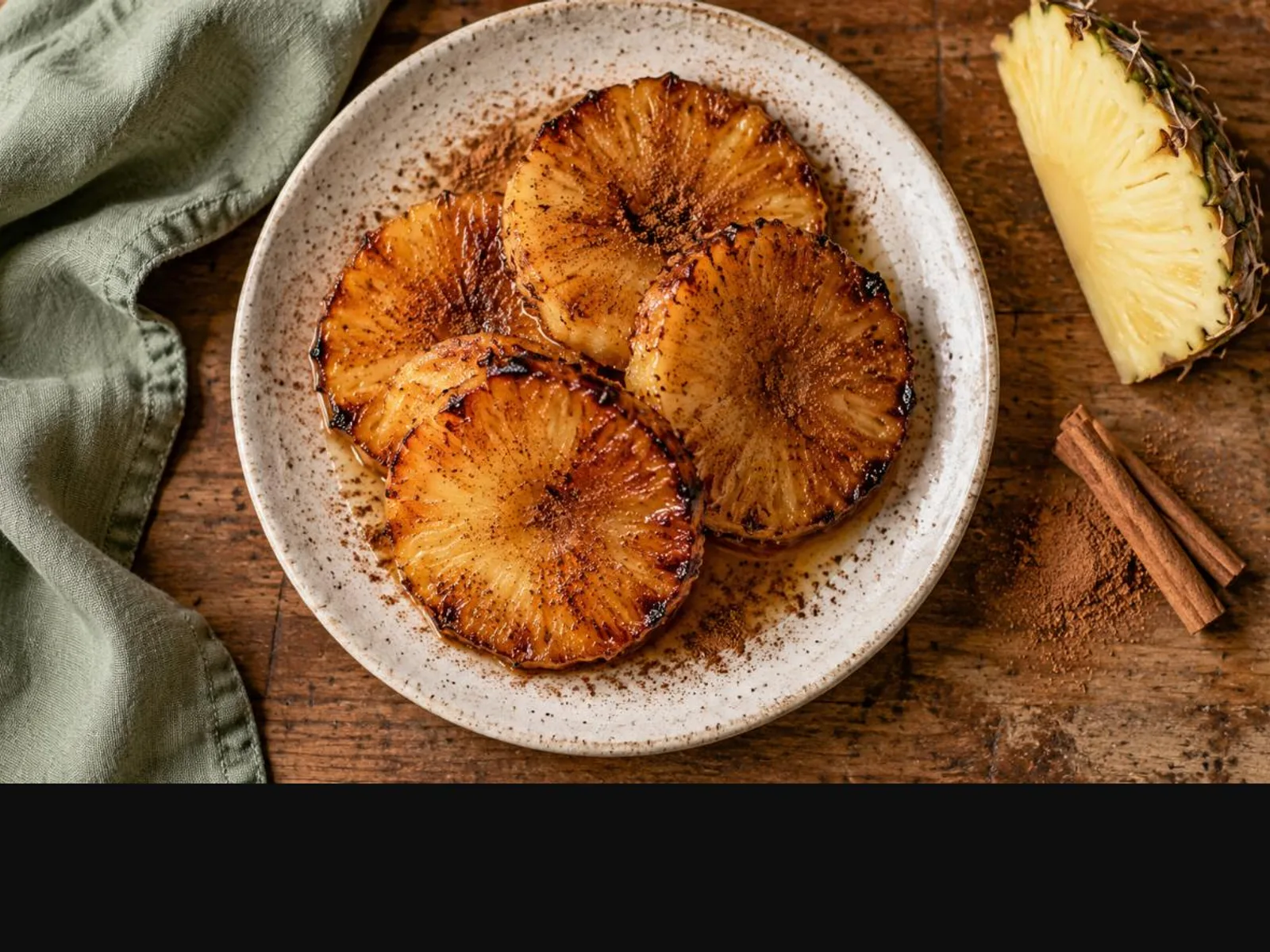 Abacaxi assado com canela na air fryer