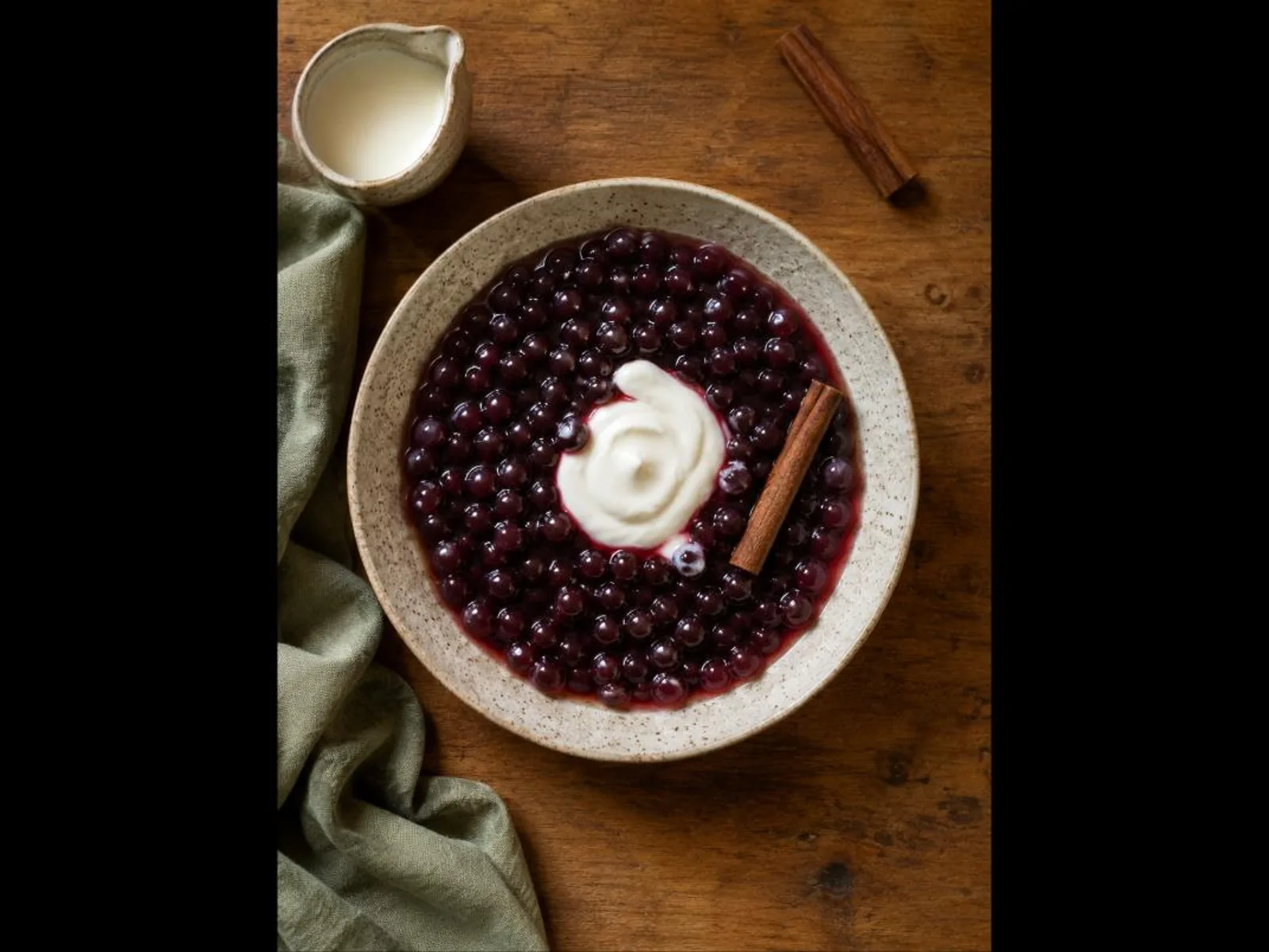 Sagu de vinho com creme