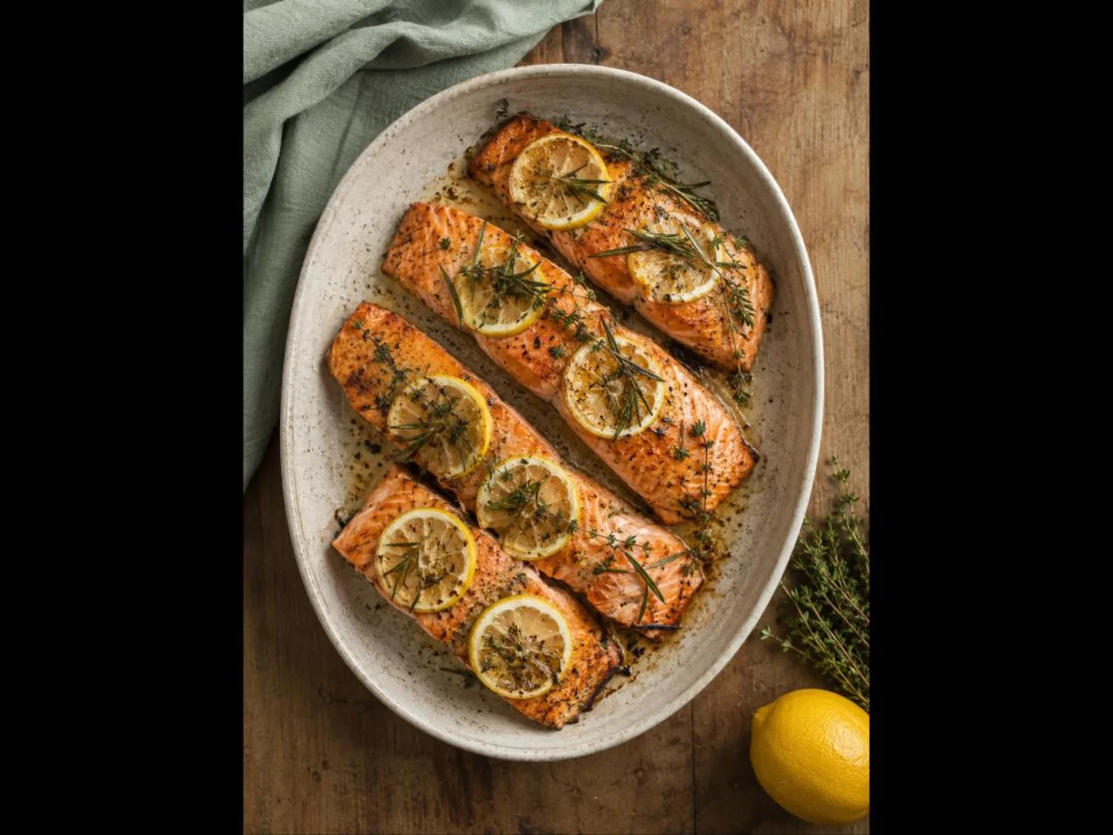 Salmão ao forno com ervas